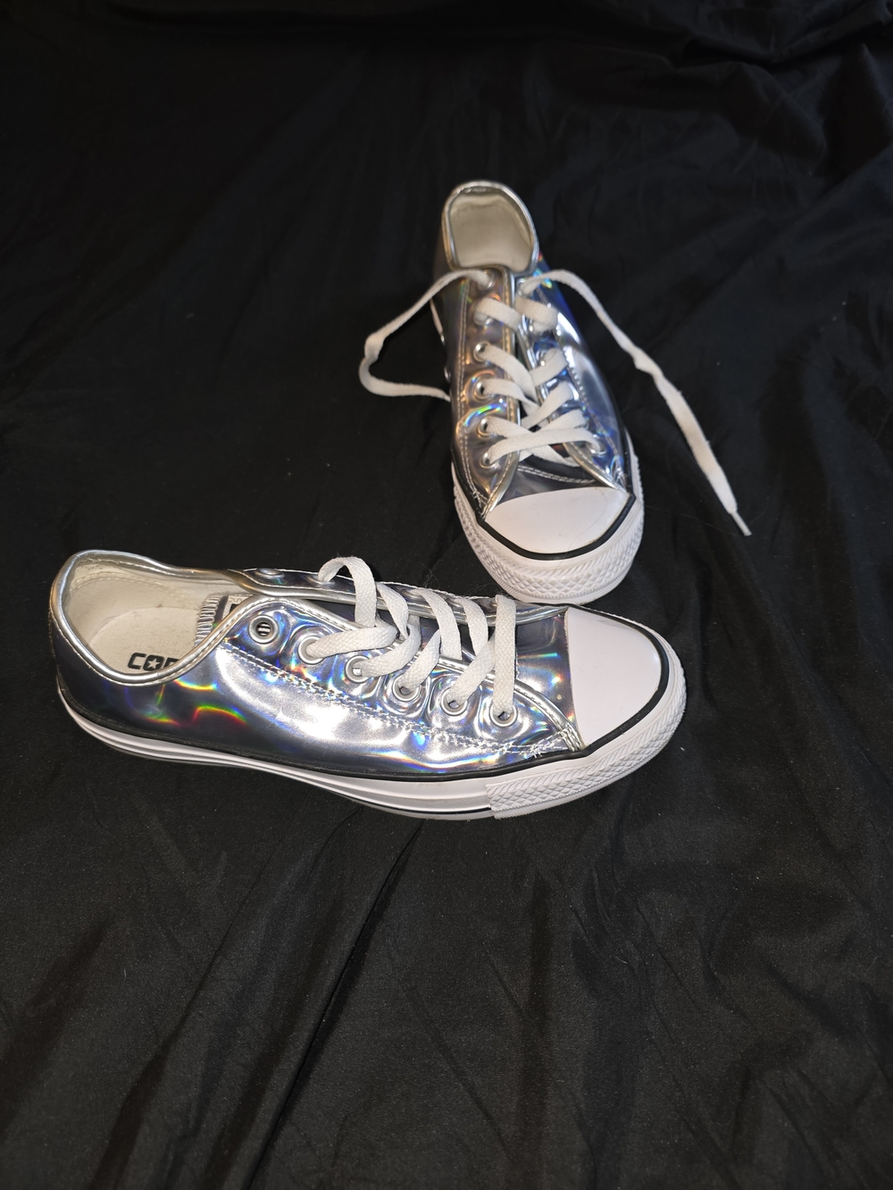 Converse Women's Iridescent Silver Low-Top Sneakers 7